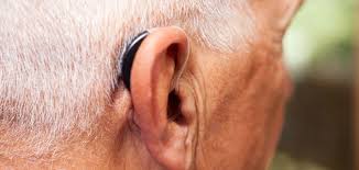 Как подбирать слуховые аппараты для пожилых людей